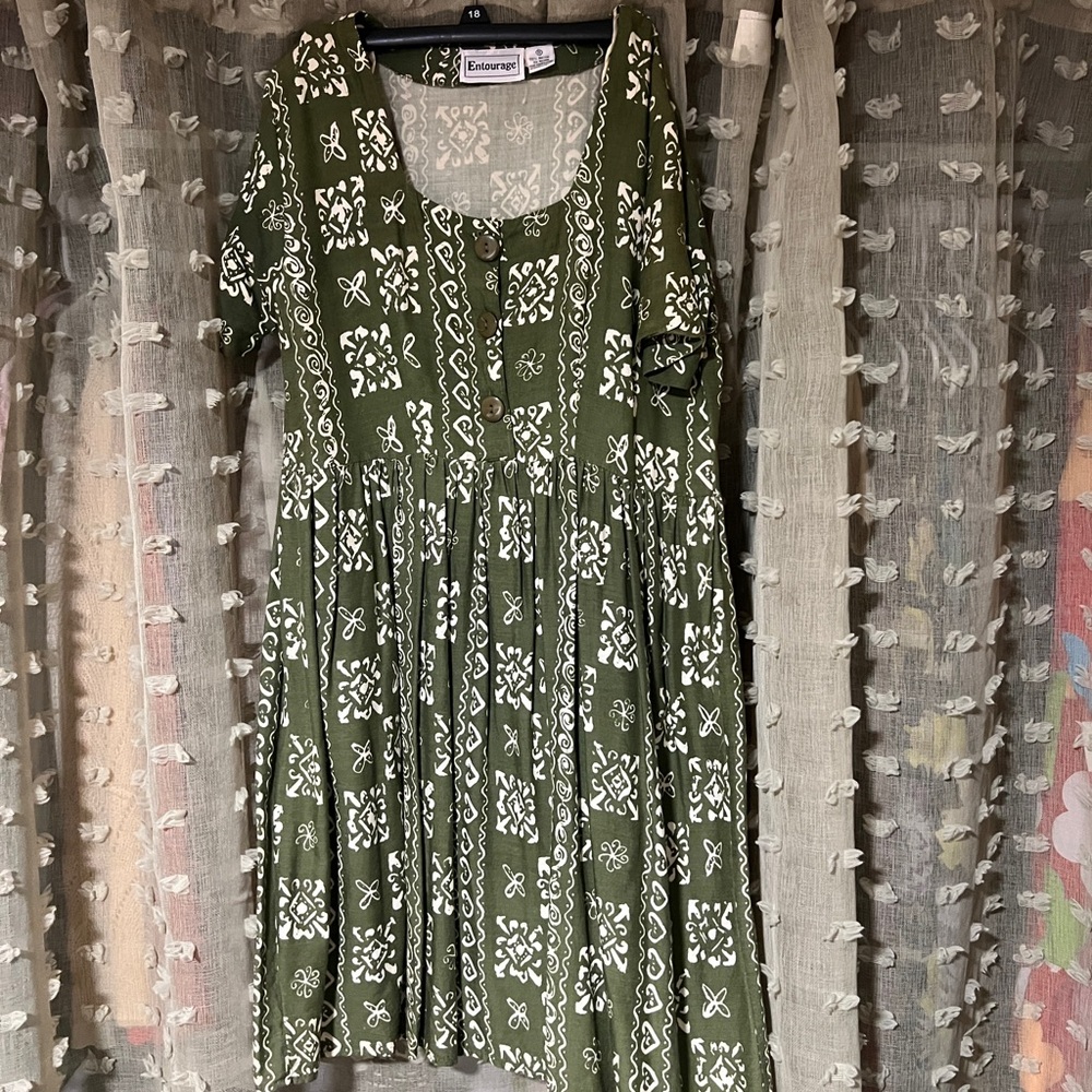 Green Hawaiian Print Dress